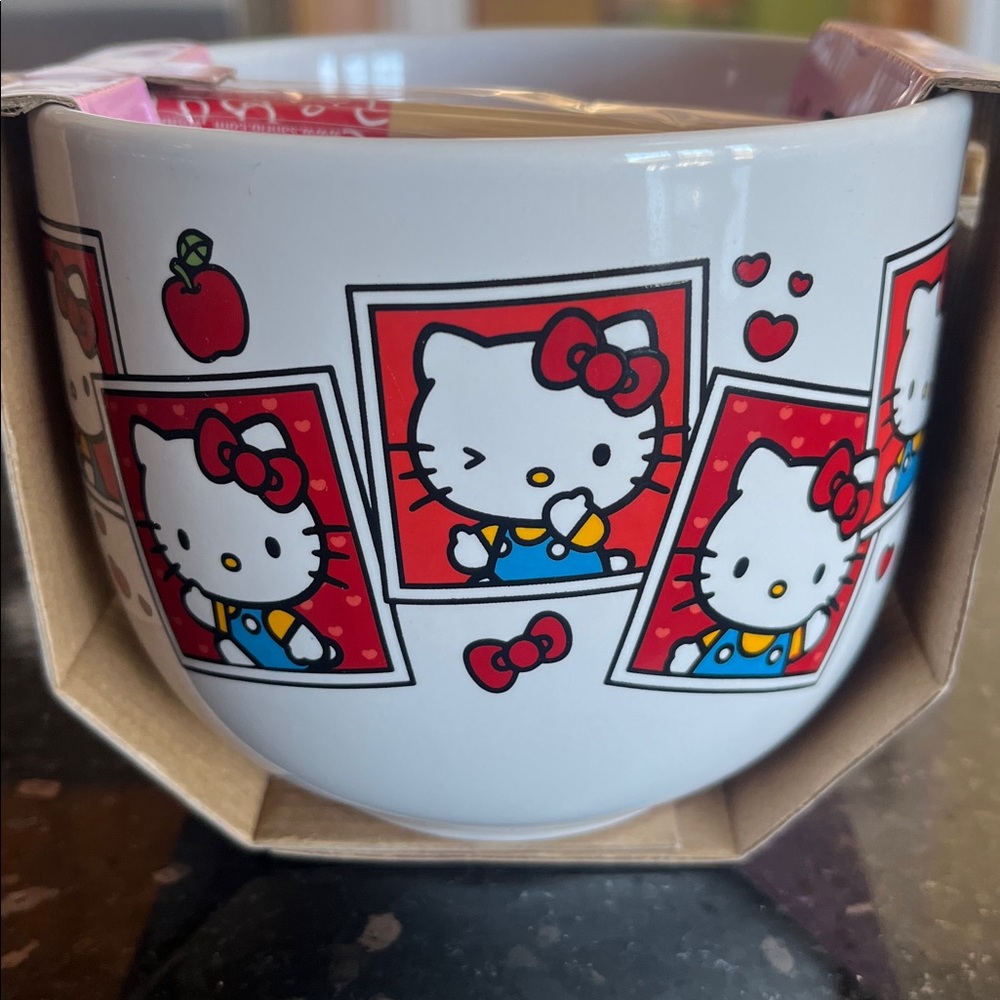 Hello Kitty 18 oz Ceramic Noodle Bowl with Chopsticks - Picture 5 of 6